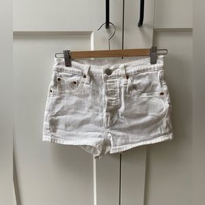 Levi’s 501 white jean shorts
